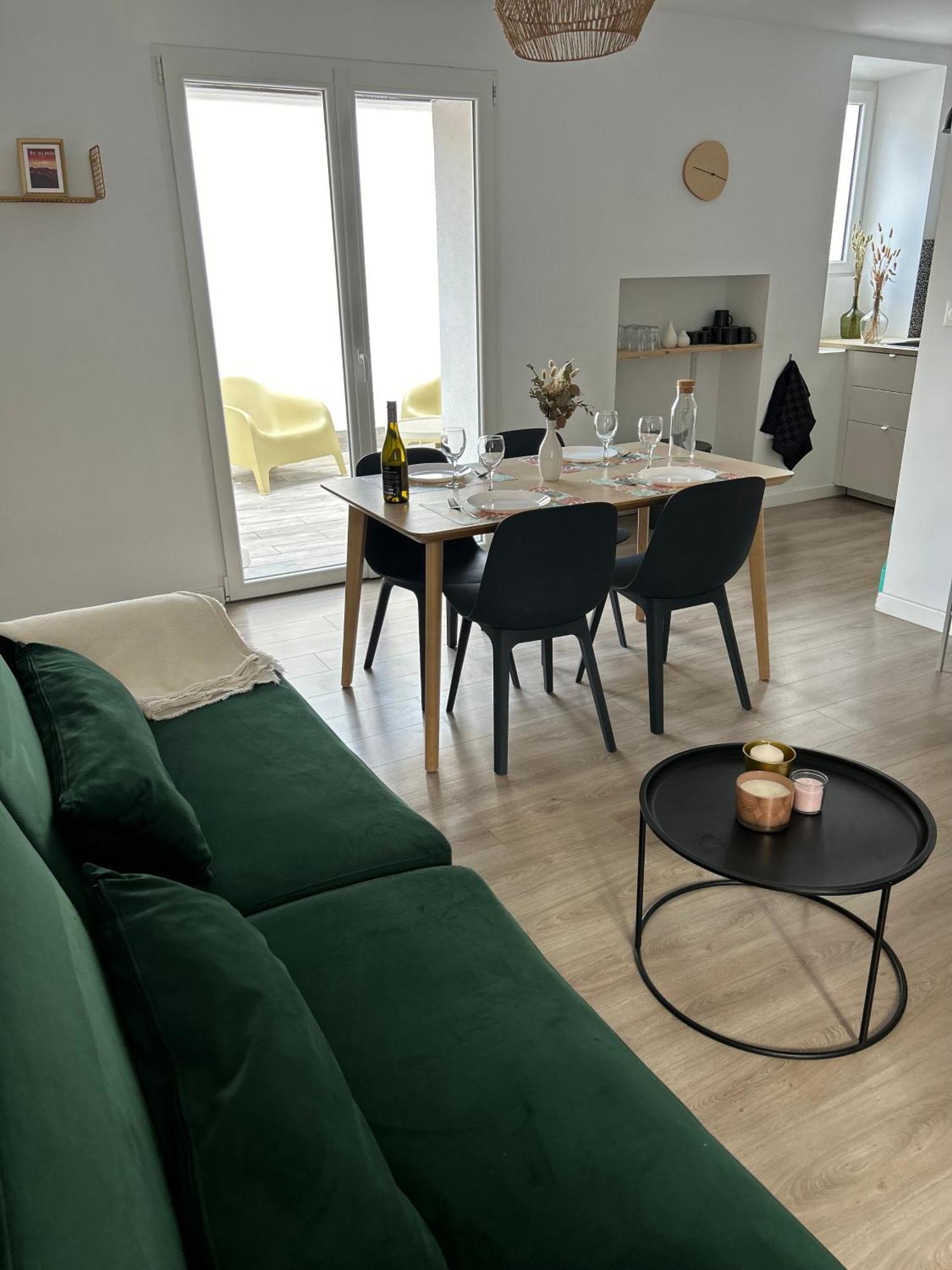 La Terrasse : Appartement Chic 2 Chambres Au Coeur De 波城 外观 照片